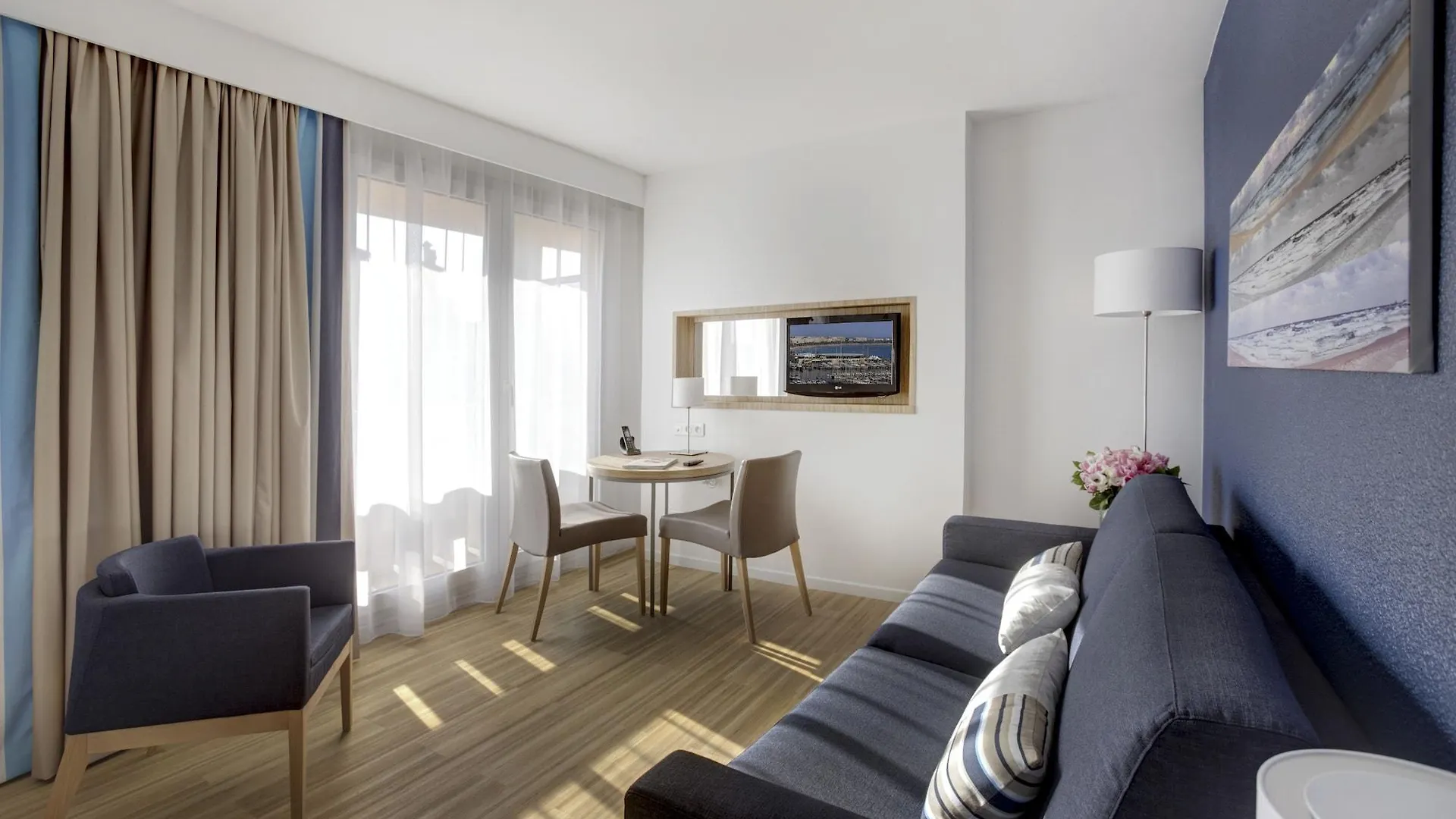 Citadines Croisette Cannes 3*,